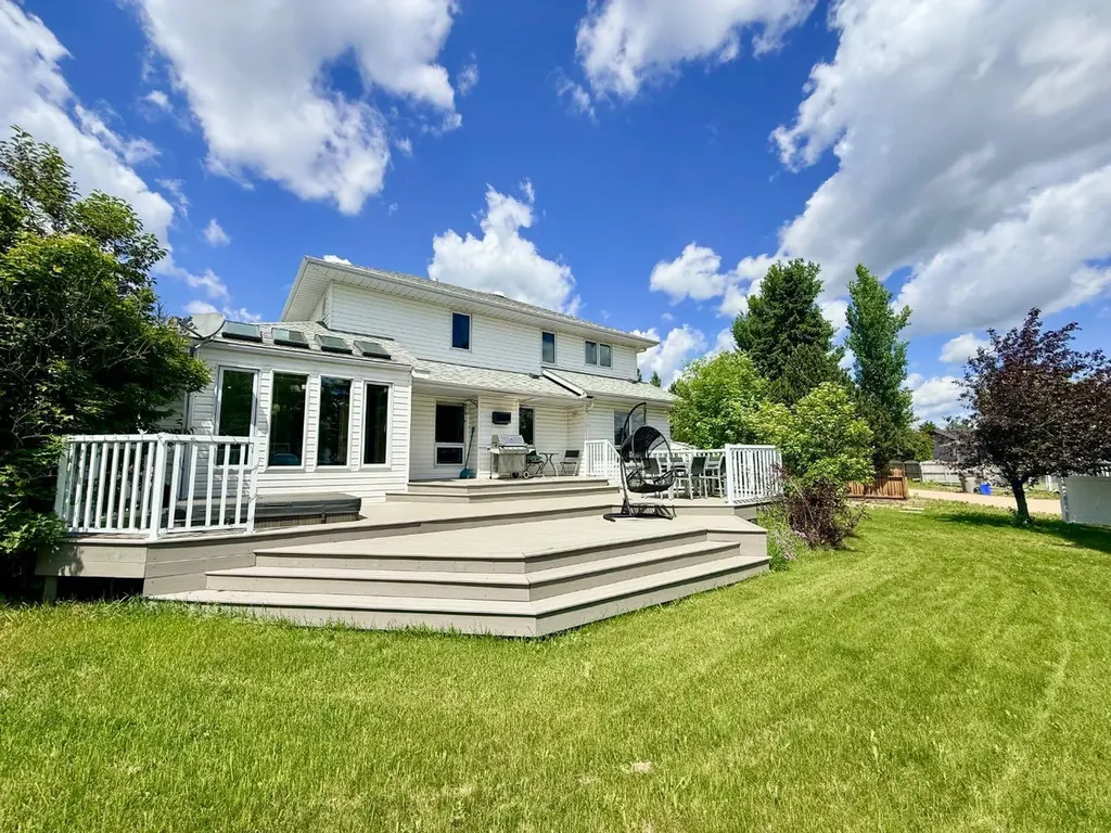 62 Street Close Stettler AB T0C 2L0