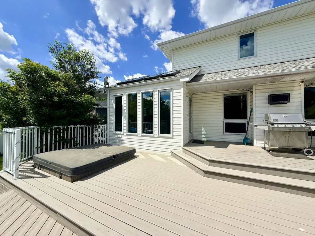 62 Street Close Stettler AB T0C 2L0