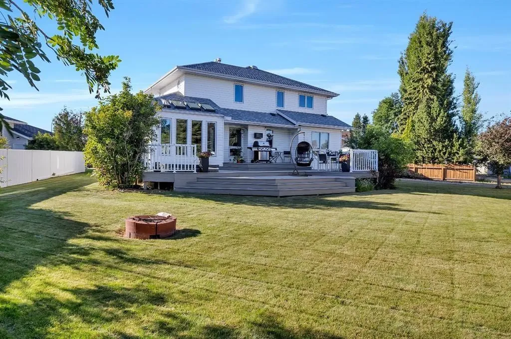 62 Street Close Stettler AB T0C 2L0
