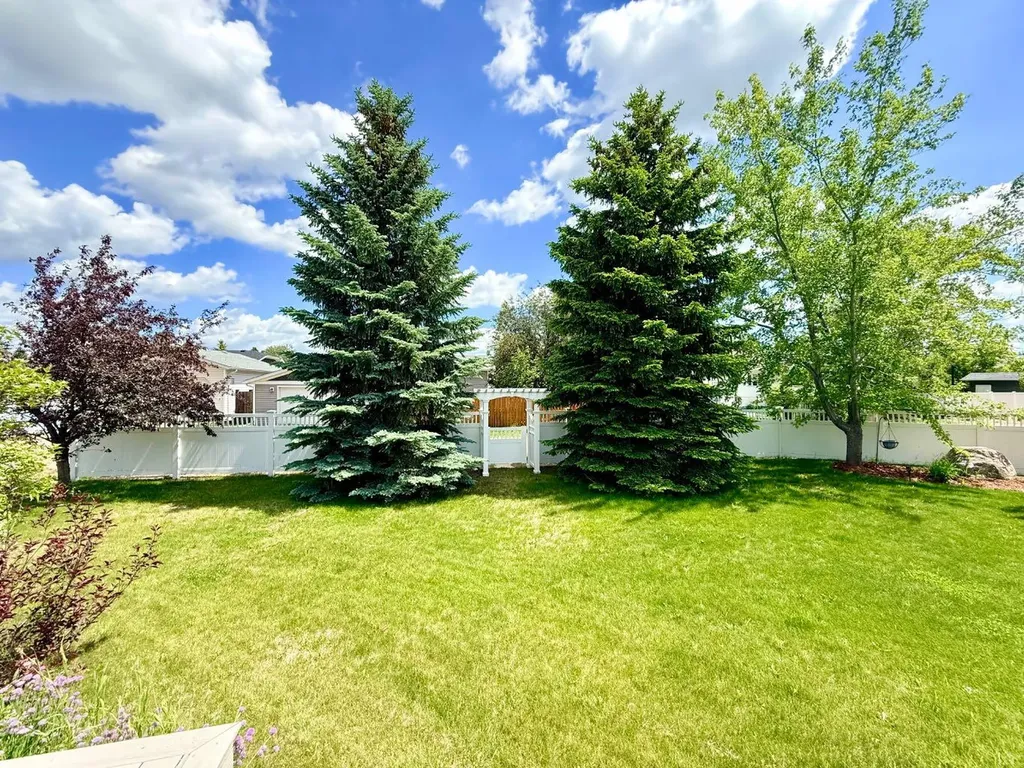 62 Street Close Stettler AB T0C 2L0
