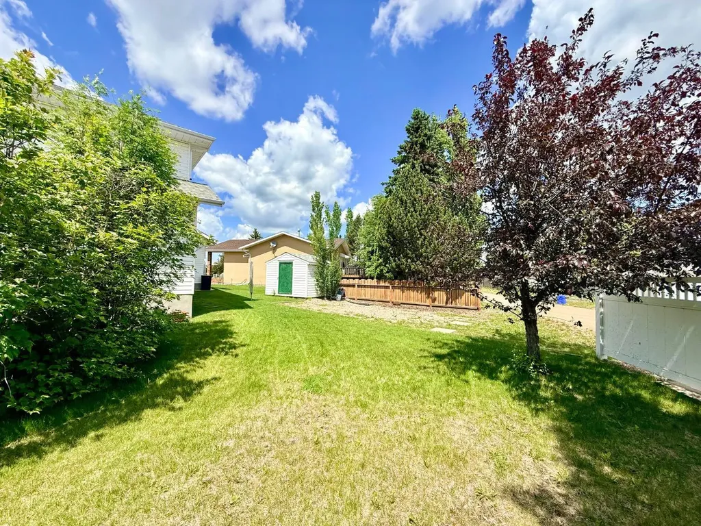 62 Street Close Stettler AB T0C 2L0