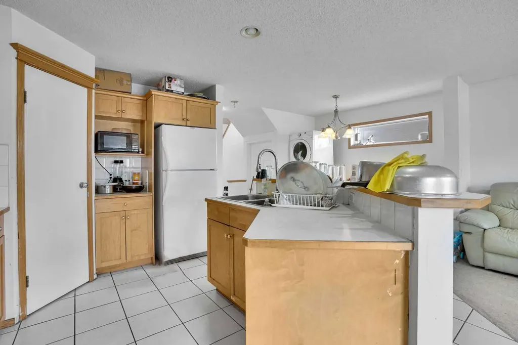 162 Taradale Drive NE Calgary AB T3J 5G3