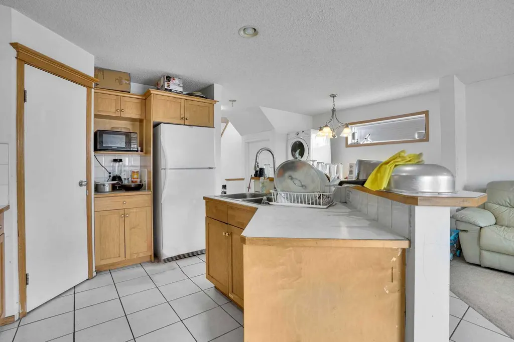 162 Taradale Drive NE Calgary AB T3J 5G3