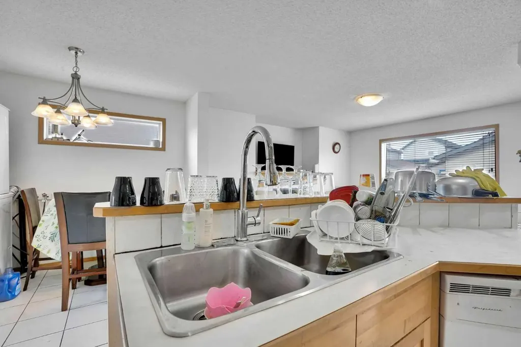 162 Taradale Drive NE Calgary AB T3J 5G3