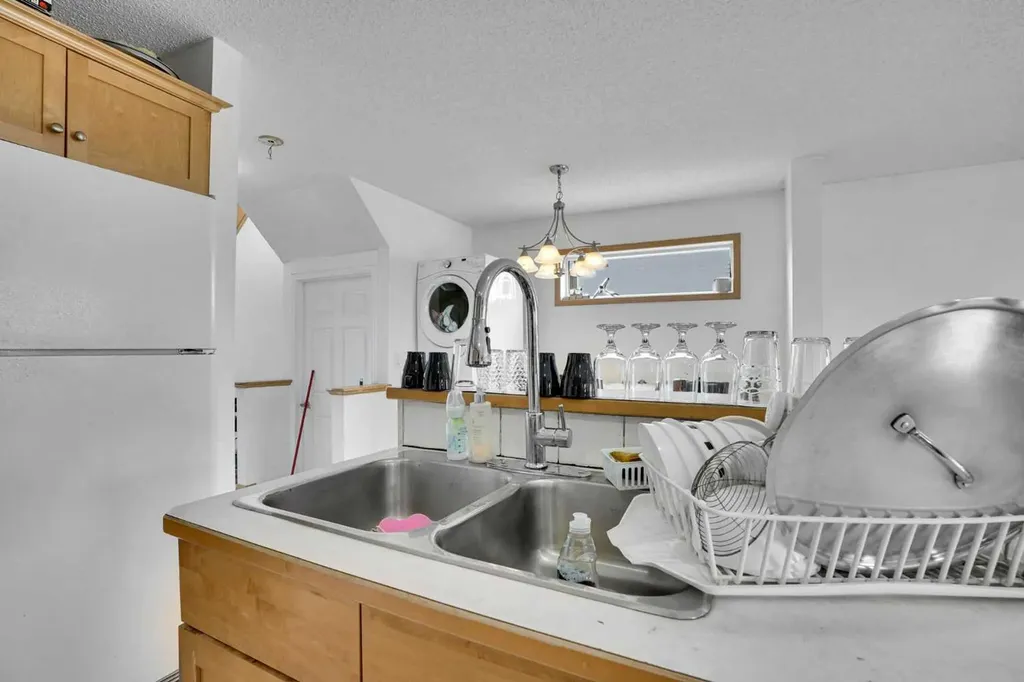 162 Taradale Drive NE Calgary AB T3J 5G3