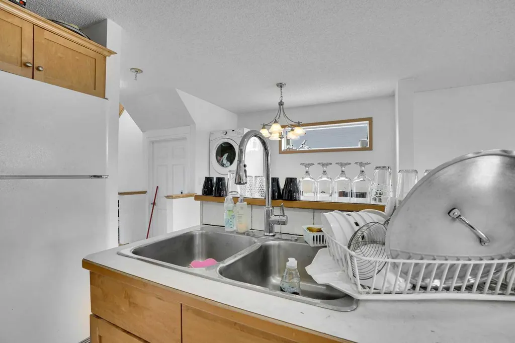 162 Taradale Drive NE Calgary AB T3J 5G3