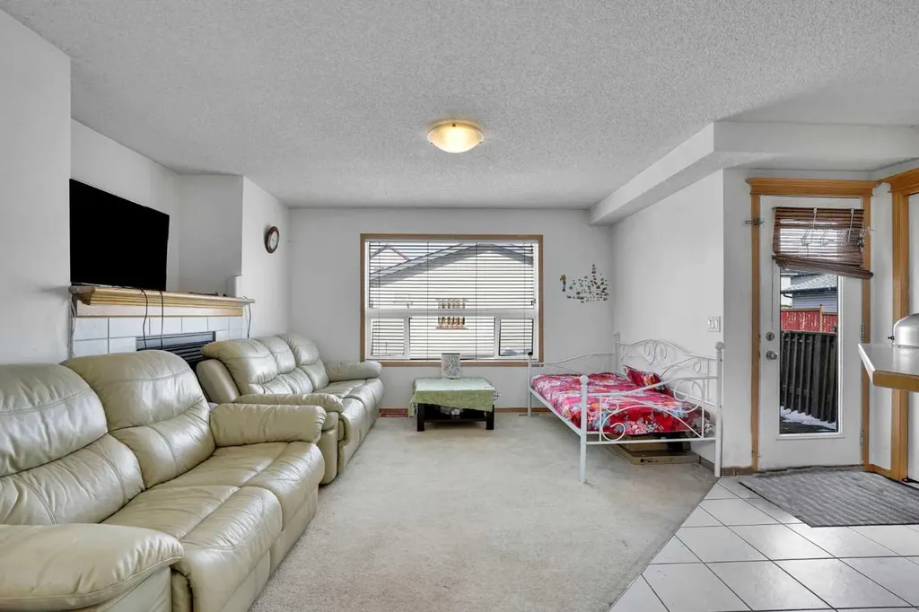 162 Taradale Drive NE Calgary AB T3J 5G3