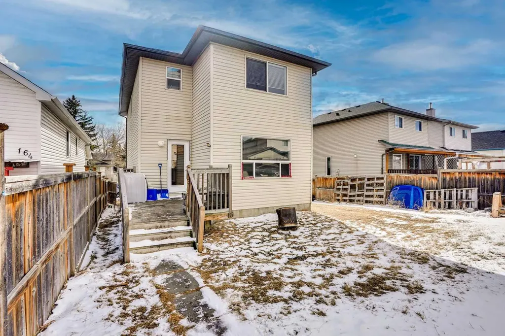 162 Taradale Drive NE Calgary AB T3J 5G3