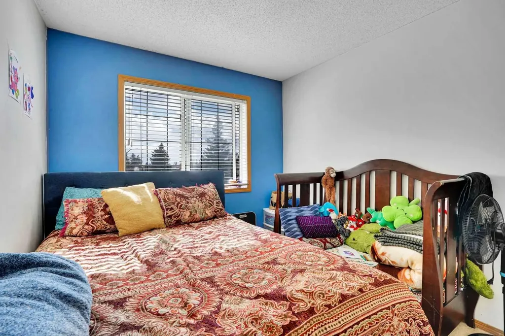 162 Taradale Drive NE Calgary AB T3J 5G3