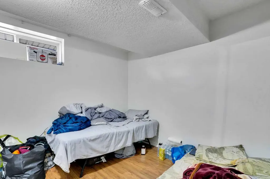 162 Taradale Drive NE Calgary AB T3J 5G3