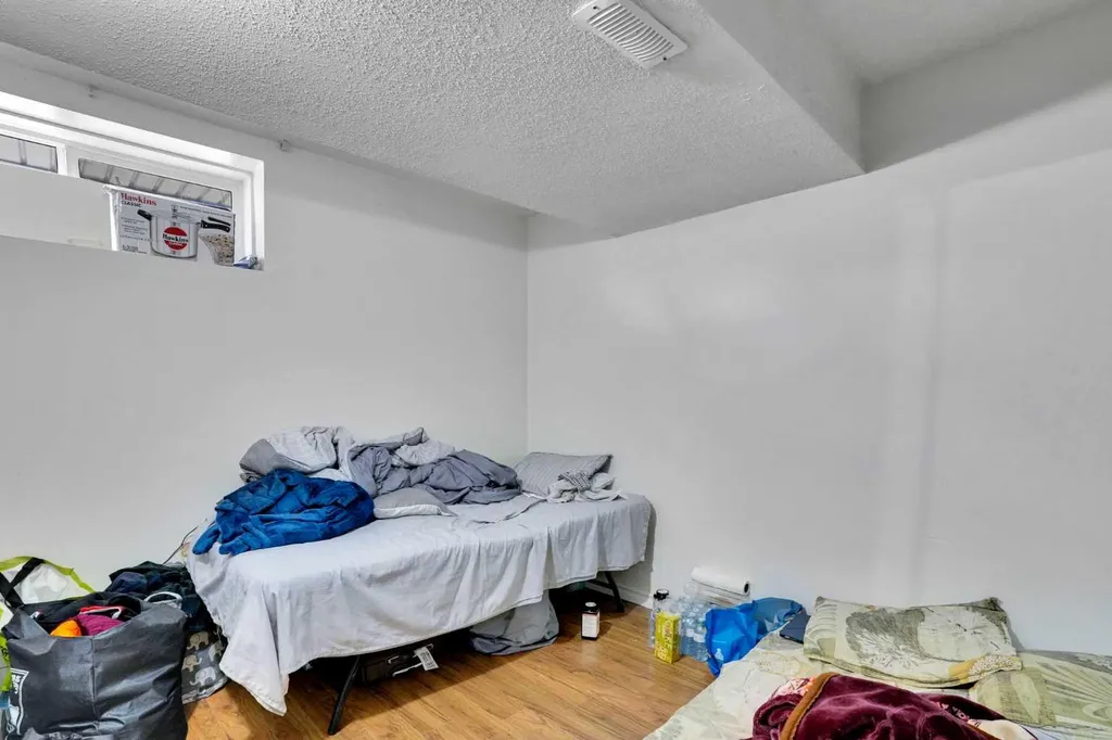162 Taradale Drive NE Calgary AB T3J 5G3
