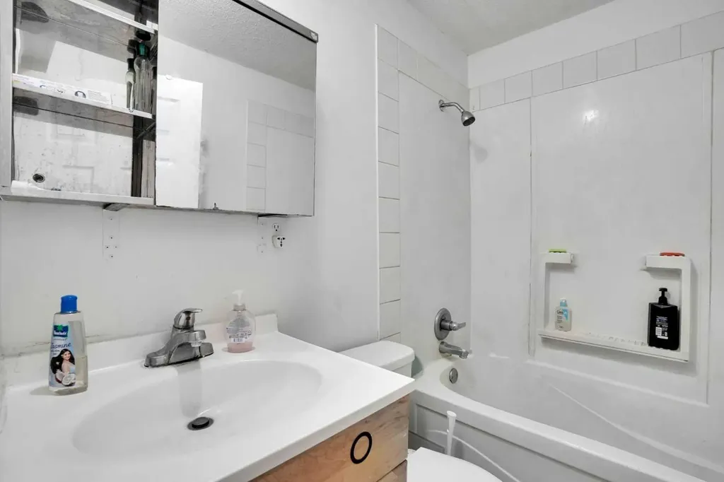162 Taradale Drive NE Calgary AB T3J 5G3