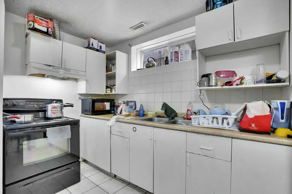 162 Taradale Drive NE Calgary AB T3J 5G3