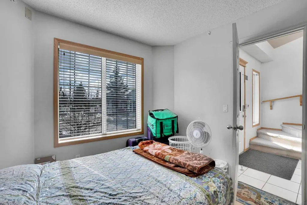 162 Taradale Drive NE Calgary AB T3J 5G3