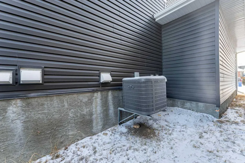 1120 Iron Landing Way Crossfield AB T0M 0S0