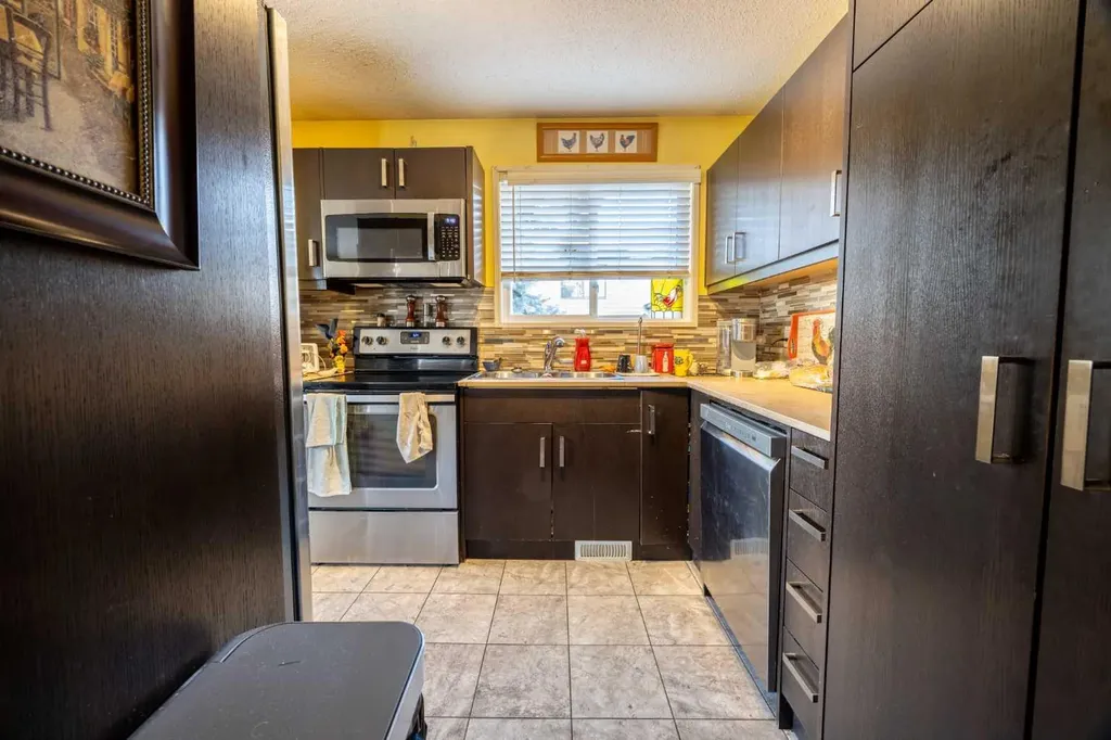 1206 Allen Street SE Airdrie AB T4B 1B6