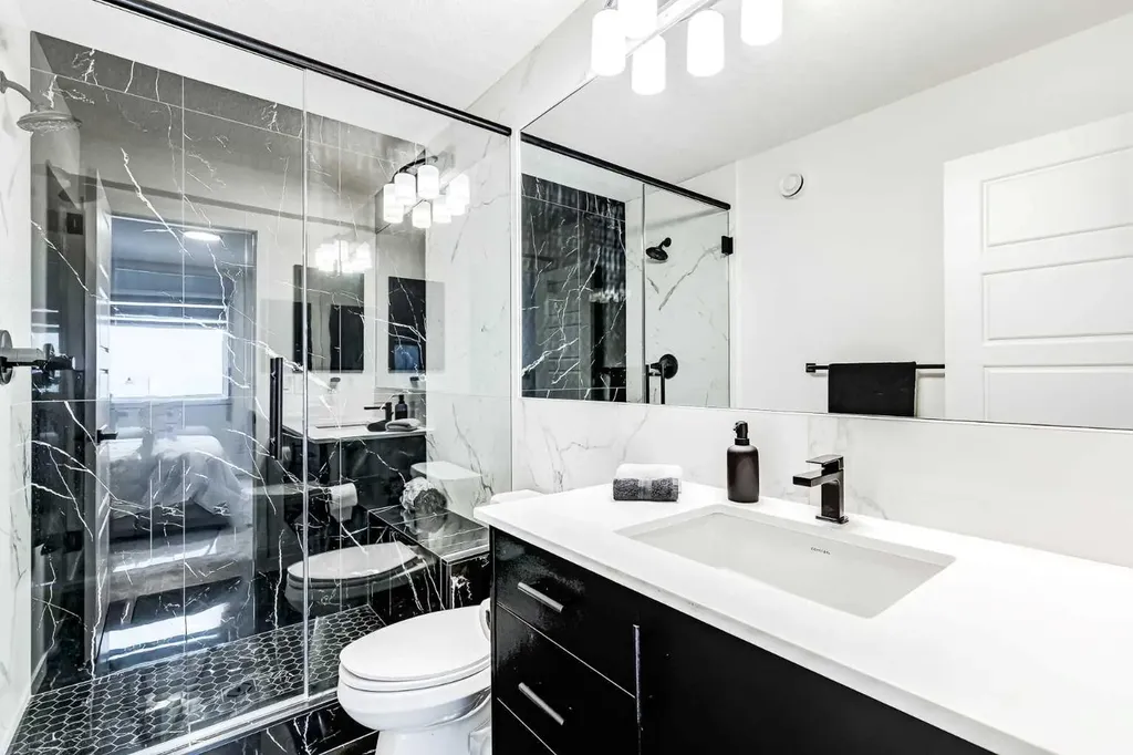 184 Rowmont Boulevard NW Calgary AB T3L 0H3