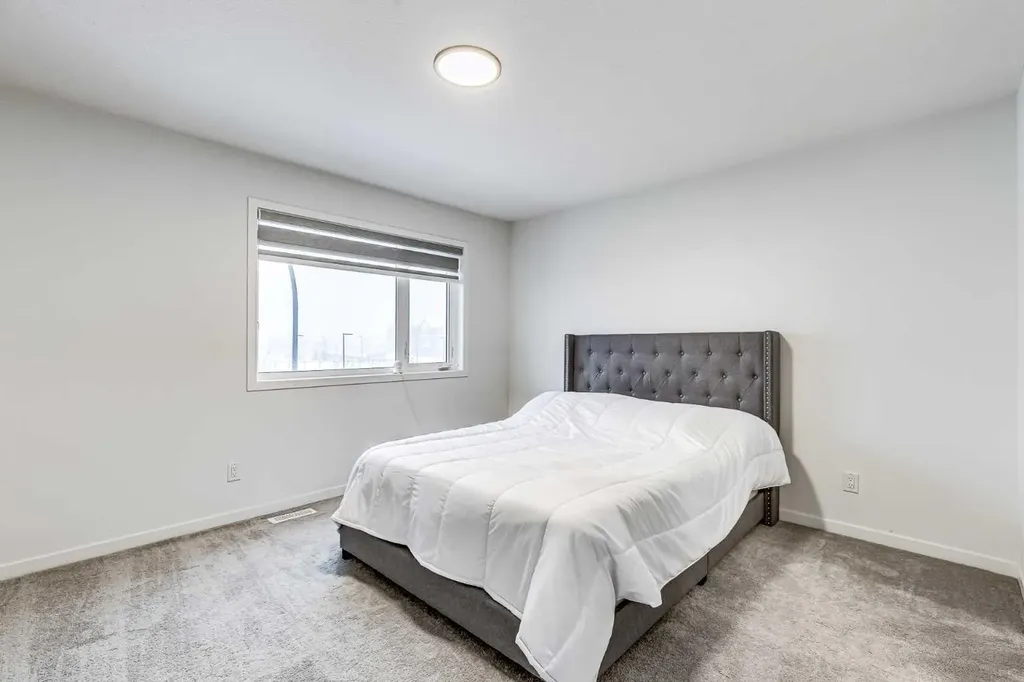 184 Rowmont Boulevard NW Calgary AB T3L 0H3