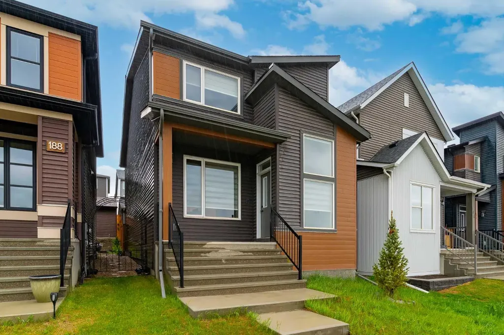 184 Rowmont Boulevard NW Calgary AB T3L 0H3
