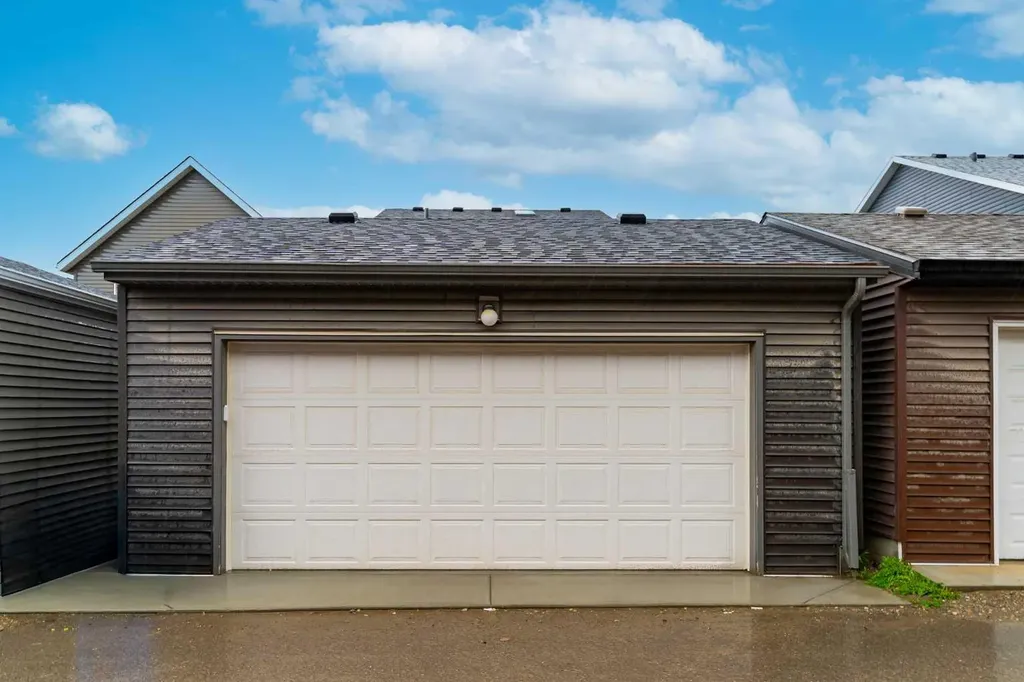 184 Rowmont Boulevard NW Calgary AB T3L 0H3