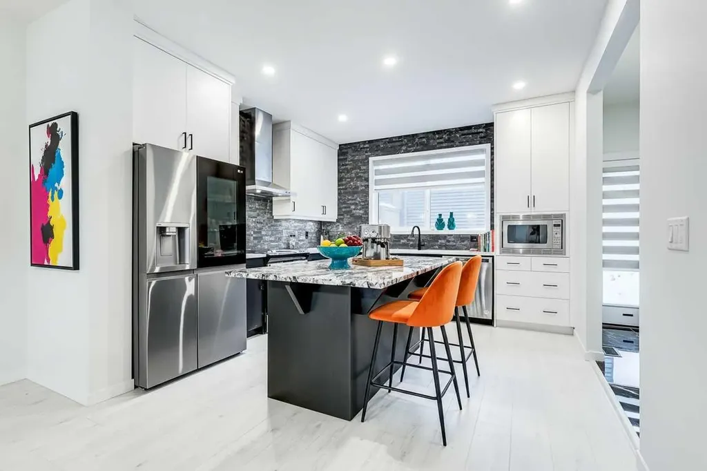 184 Rowmont Boulevard NW Calgary AB T3L 0H3