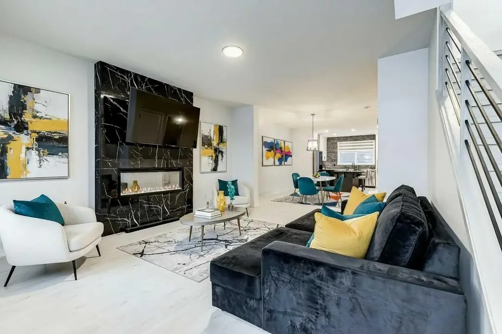 184 Rowmont Boulevard NW Calgary AB T3L 0H3