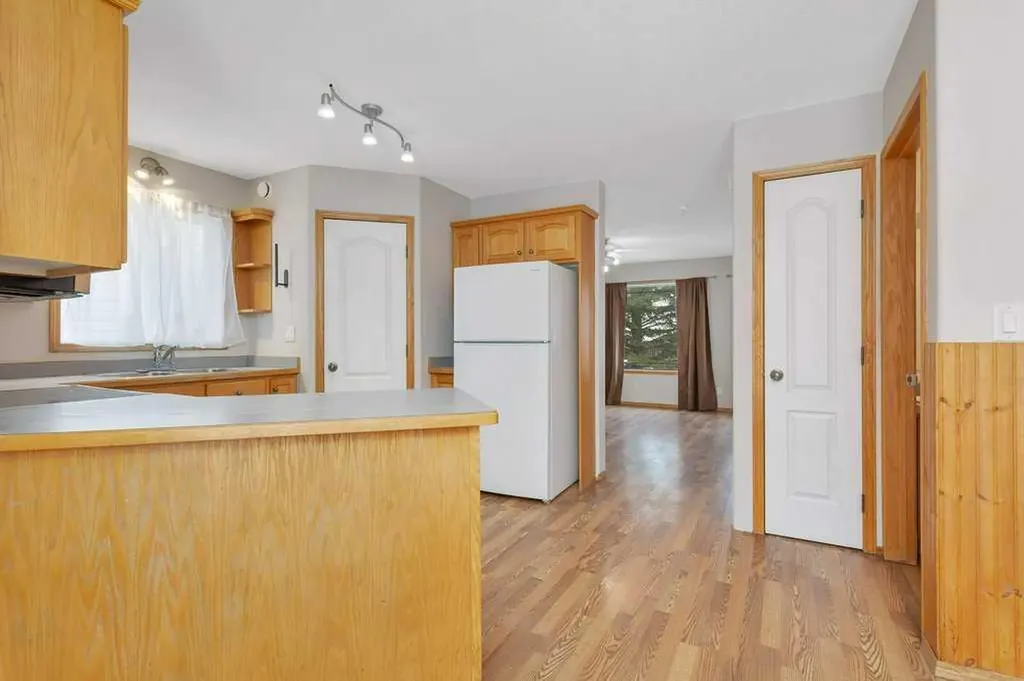 220 Deschner Close Red Deer AB T4R 3C2