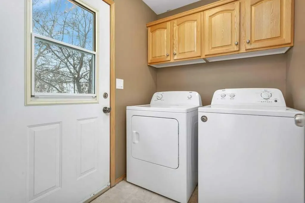 220 Deschner Close Red Deer AB T4R 3C2