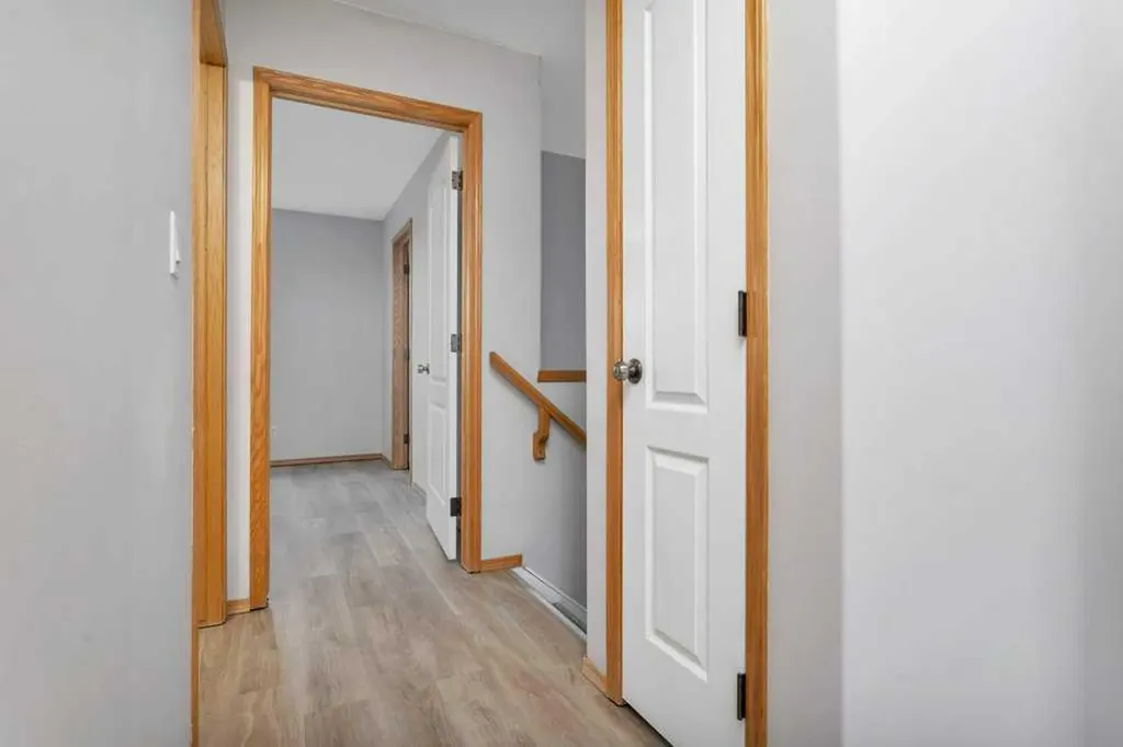220 Deschner Close Red Deer AB T4R 3C2