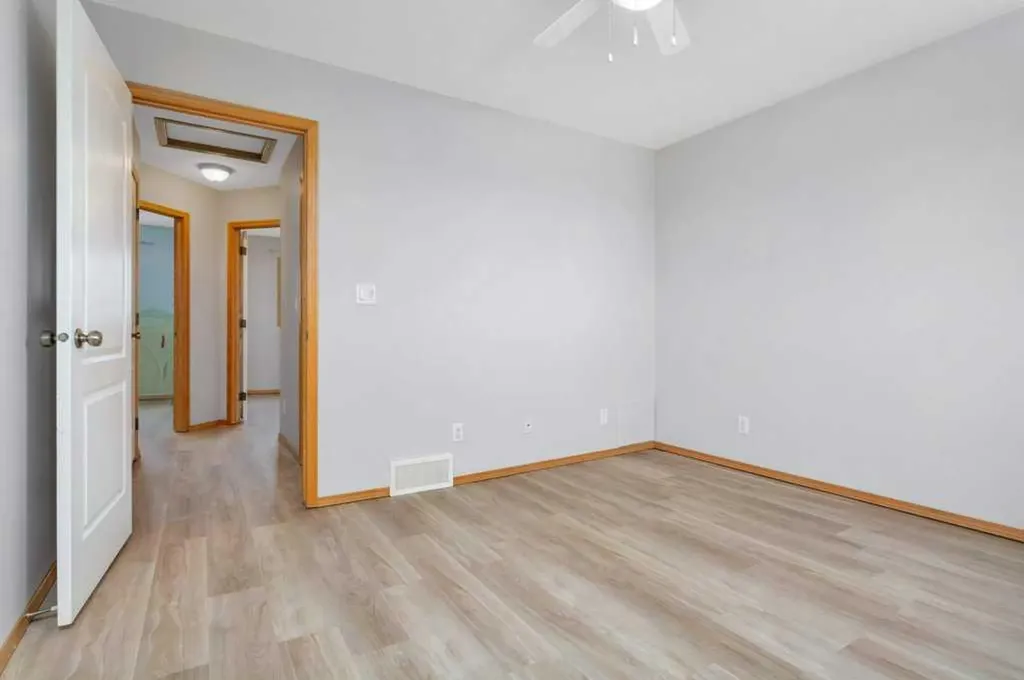 220 Deschner Close Red Deer AB T4R 3C2