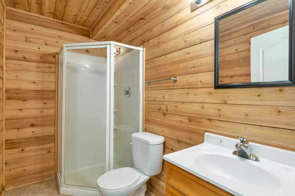 220 Deschner Close Red Deer AB T4R 3C2