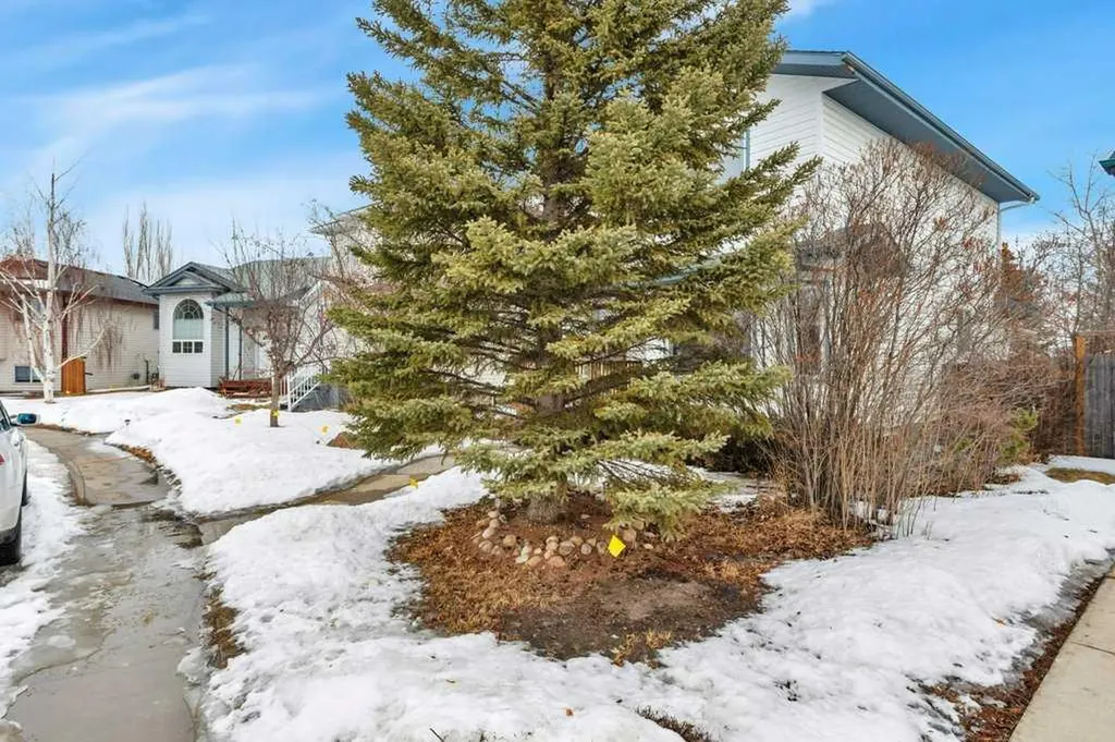 220 Deschner Close Red Deer AB T4R 3C2