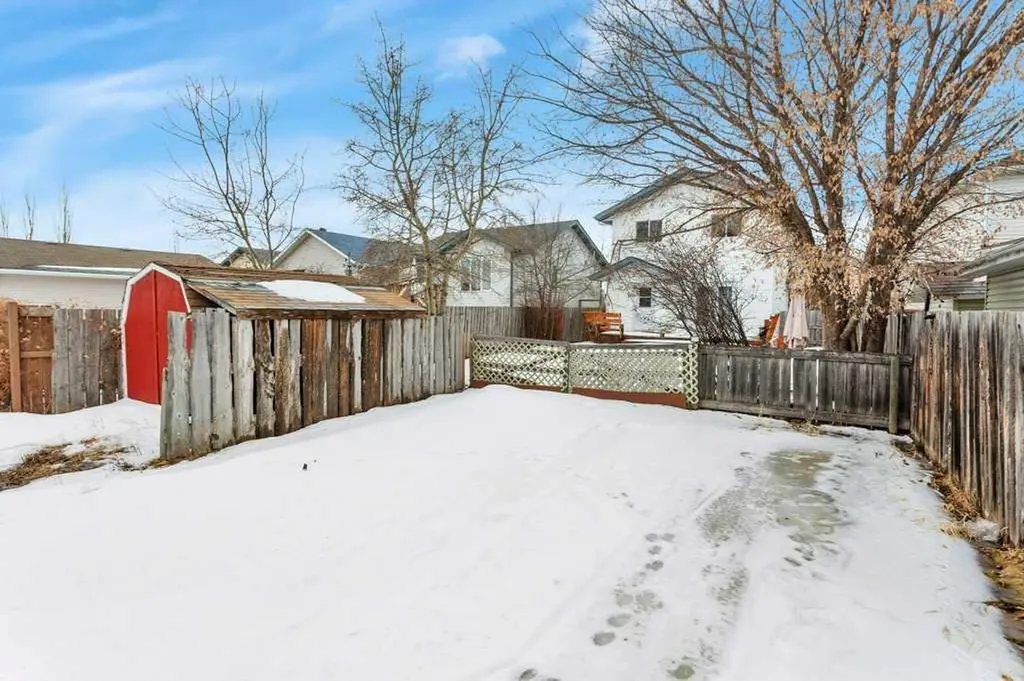 220 Deschner Close Red Deer AB T4R 3C2