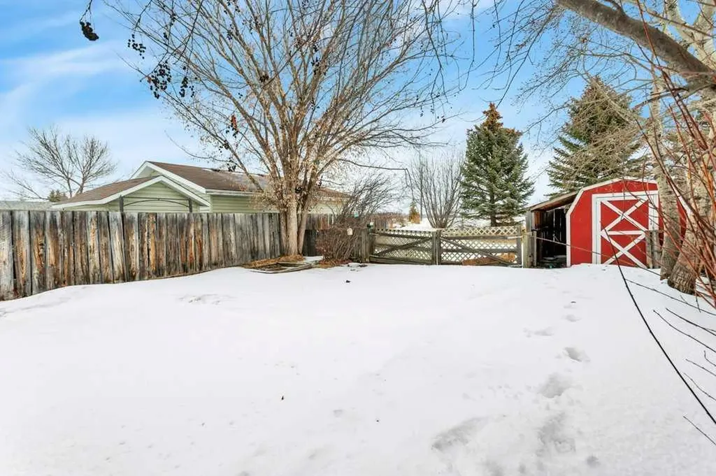 220 Deschner Close Red Deer AB T4R 3C2