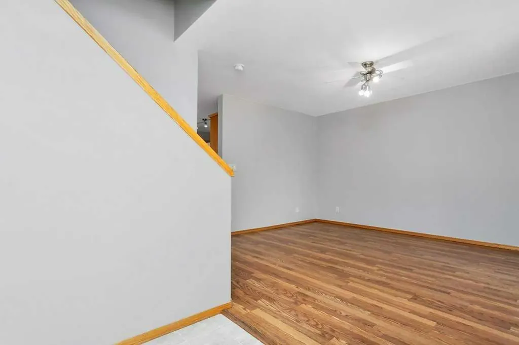 220 Deschner Close Red Deer AB T4R 3C2