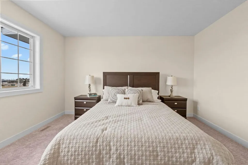 7311B 44b Avenue Camrose AB T4V 5E2