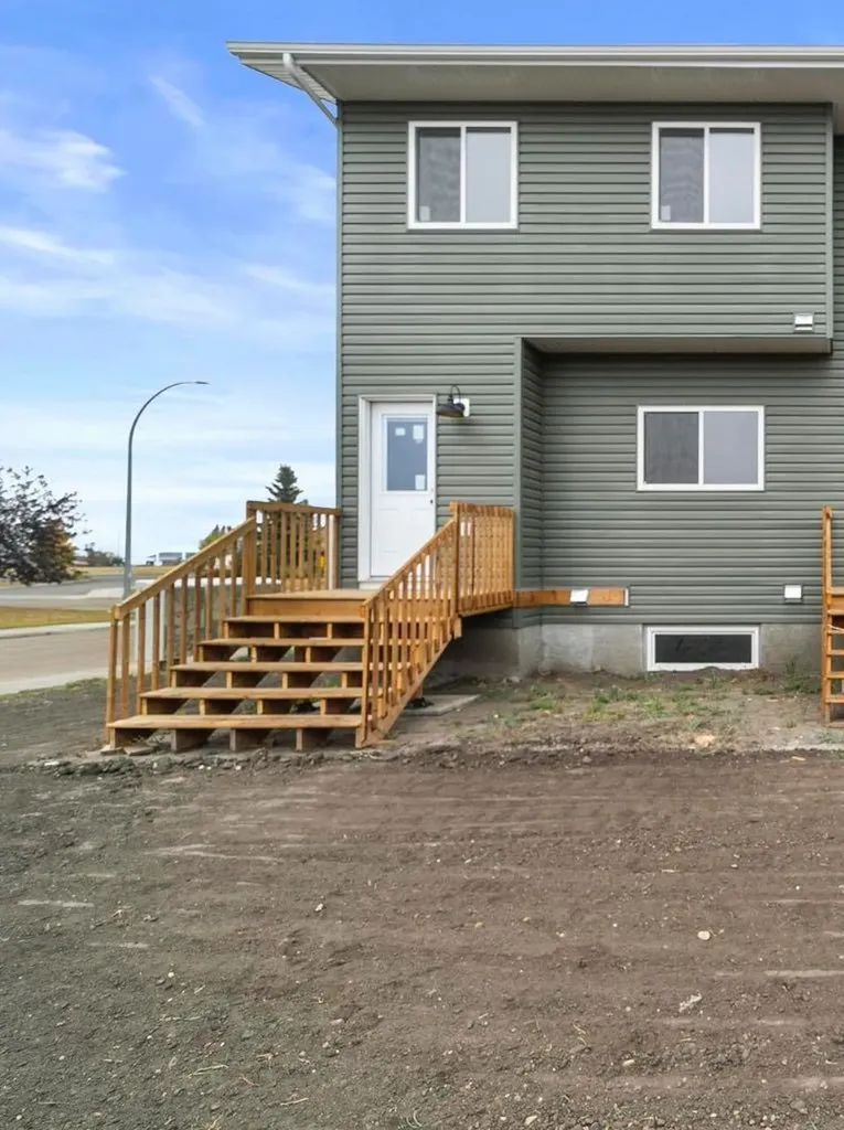 7311B 44b Avenue Camrose AB T4V 5E2