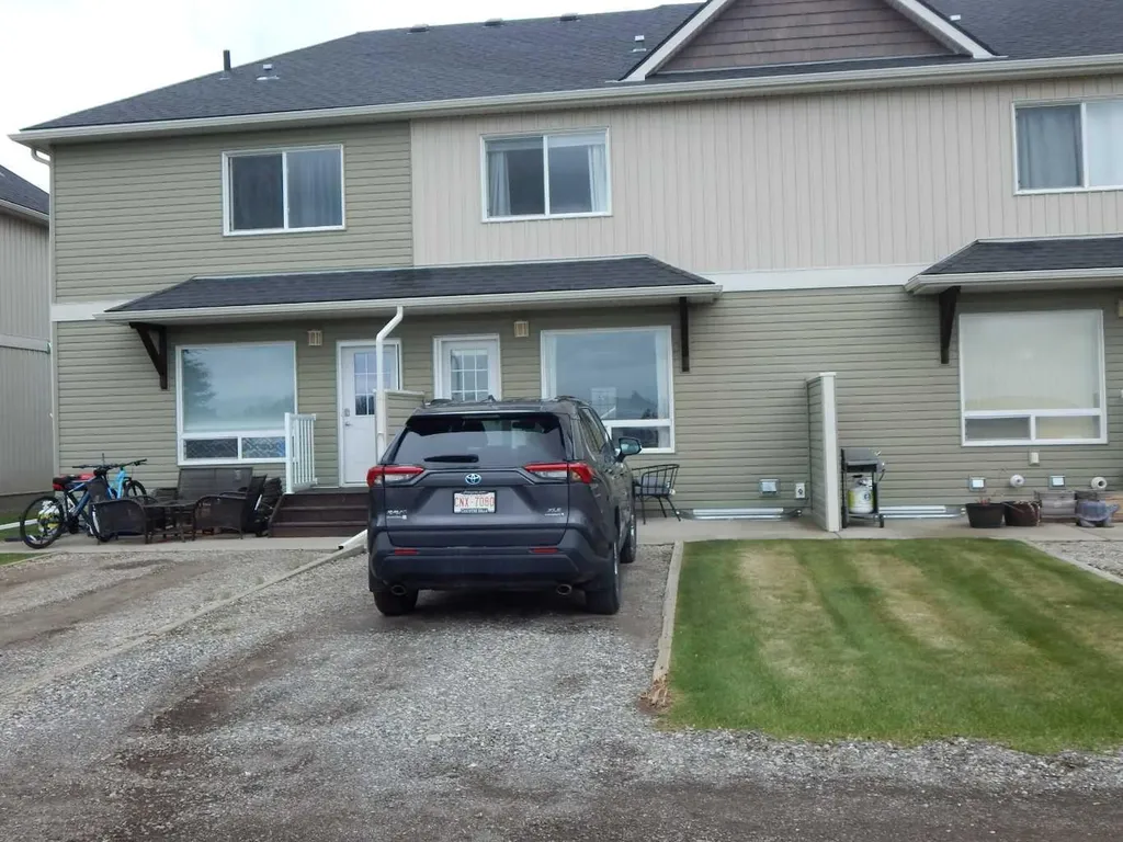 203 Clover Way Carstairs AB T0M 0N0