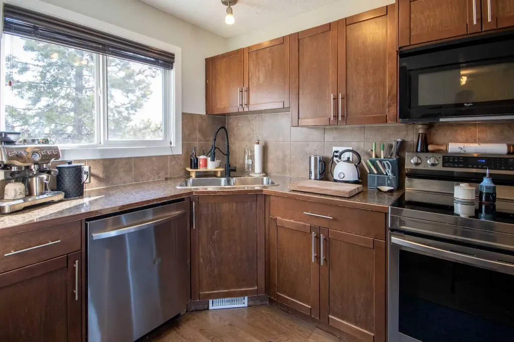 203 Clover Way Carstairs AB T0M 0N0