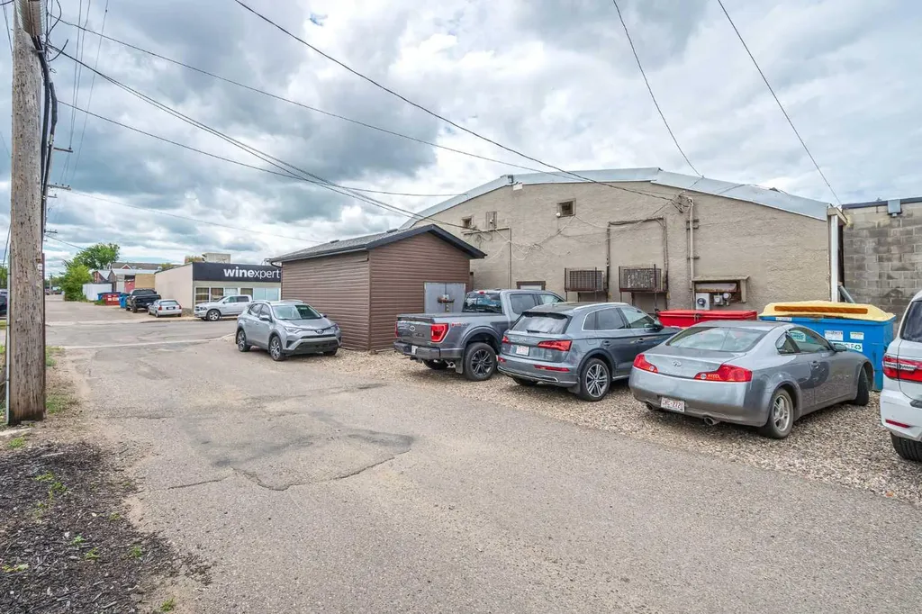 4901 49 Avenue Lloydminster SK S9V 0T6