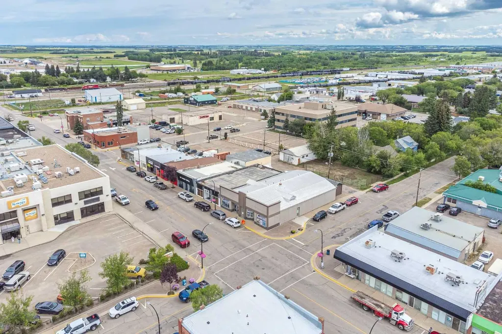 4901 49 Avenue Lloydminster SK S9V 0T6