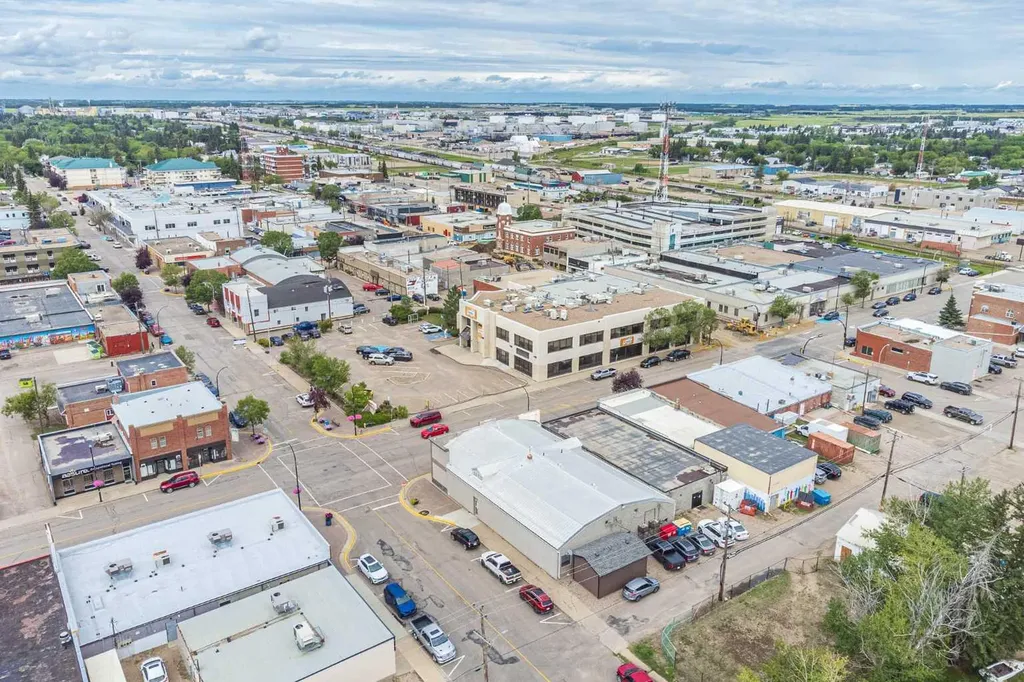 4901 49 Avenue Lloydminster SK S9V 0T6