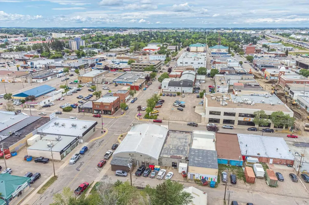 4901 49 Avenue Lloydminster SK S9V 0T6