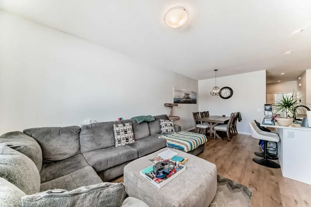 160 Lucas Common NW Calgary AB T3P 2B3