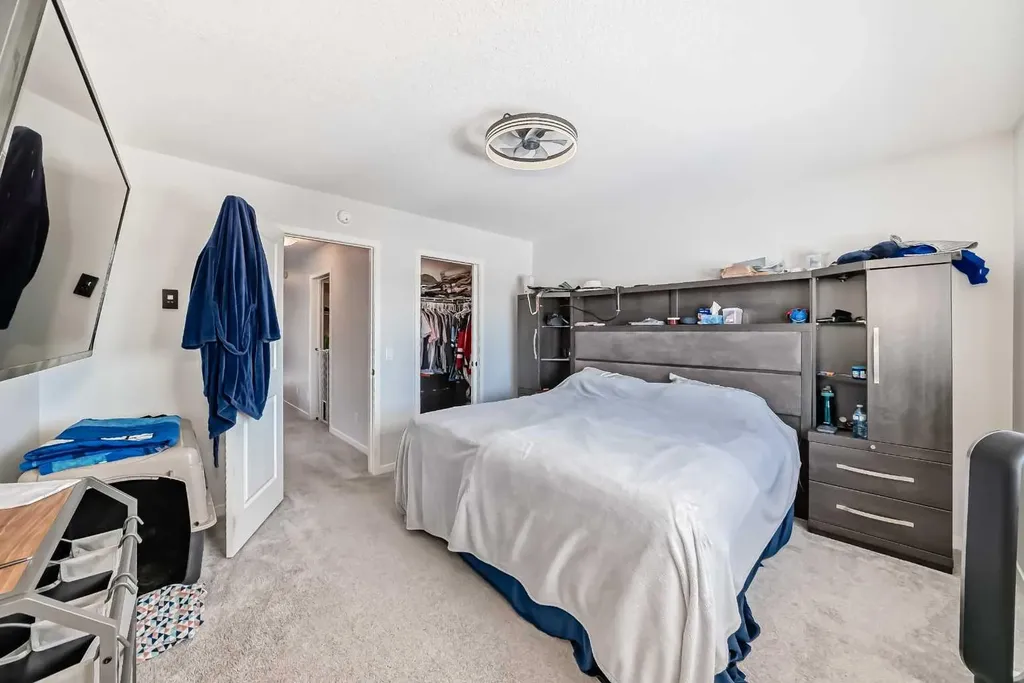 160 Lucas Common NW Calgary AB T3P 2B3