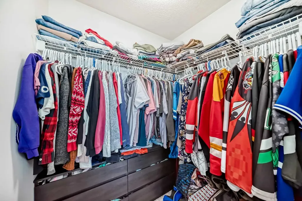 160 Lucas Common NW Calgary AB T3P 2B3