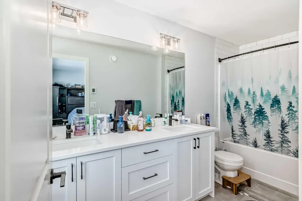 160 Lucas Common NW Calgary AB T3P 2B3