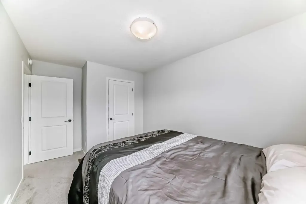 160 Lucas Common NW Calgary AB T3P 2B3