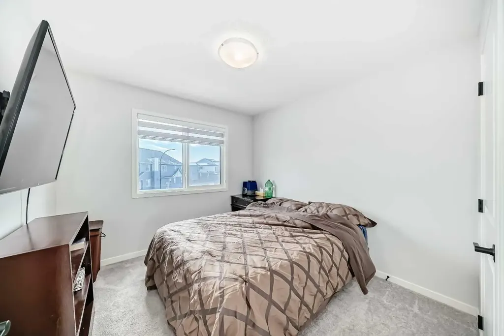 160 Lucas Common NW Calgary AB T3P 2B3