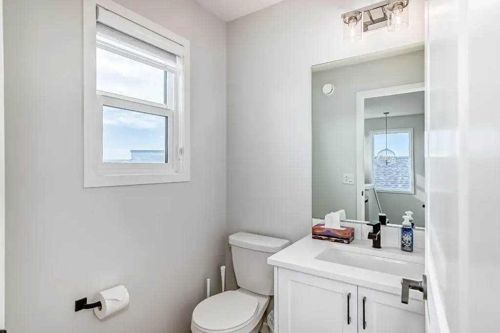 160 Lucas Common NW Calgary AB T3P 2B3